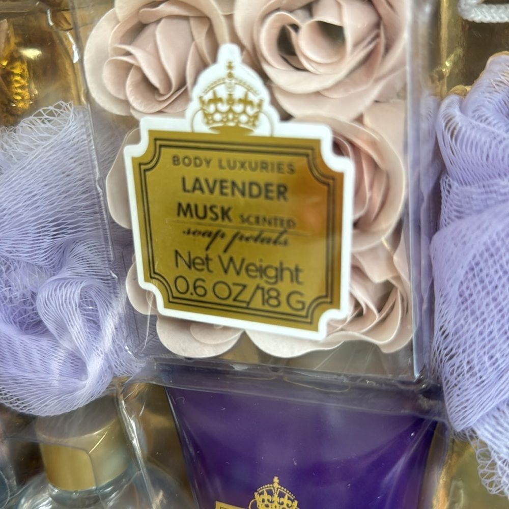 NEW body luxuries lavender musk scented bath kit - purple - Picture 2 of 6